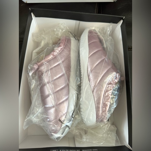 Nine West Echo3 Puffer Mules – Light Pink (Size 6M) - Picture 4 of 5